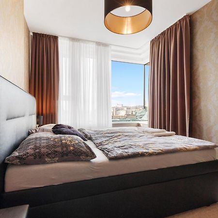 Panorama City Apartment In Downtown Area With Free Parking And Castle View Pressburg Exterior foto