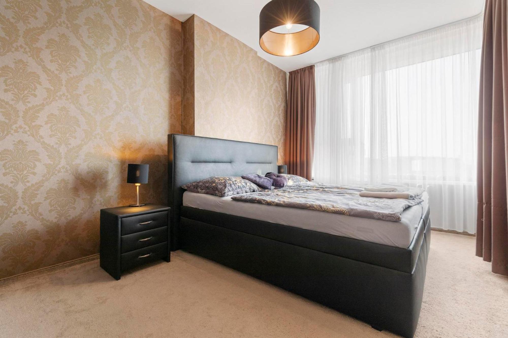 Panorama City Apartment In Downtown Area With Free Parking And Castle View Pressburg Exterior foto