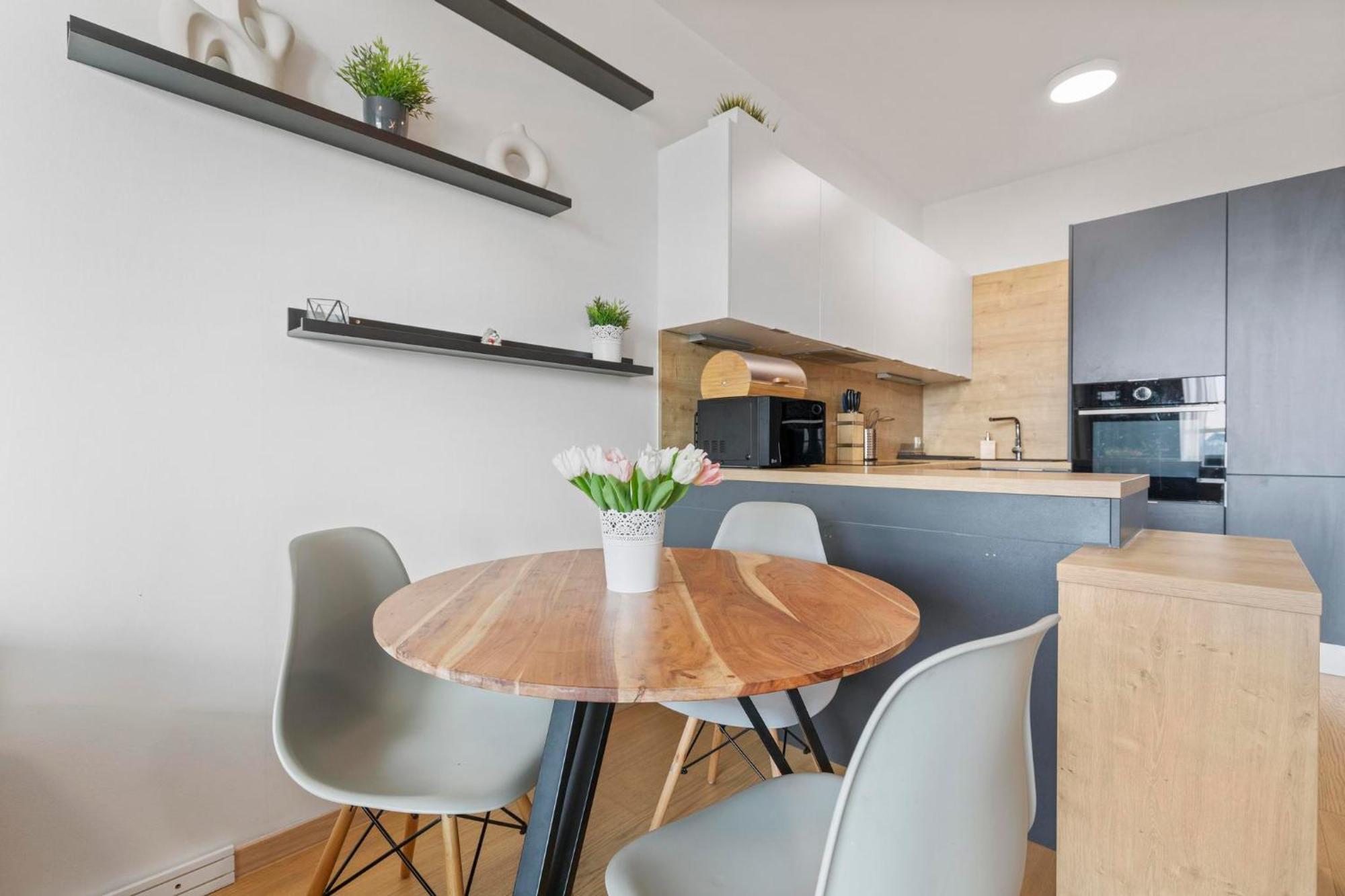 Panorama City Apartment In Downtown Area With Free Parking And Castle View Pressburg Exterior foto