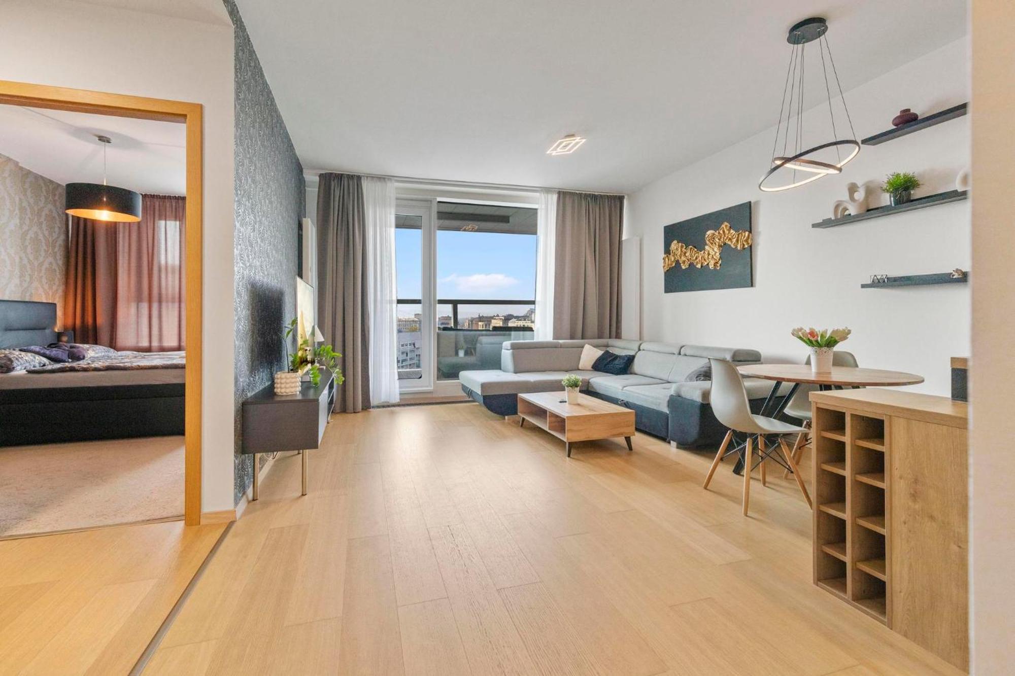 Panorama City Apartment In Downtown Area With Free Parking And Castle View Pressburg Exterior foto